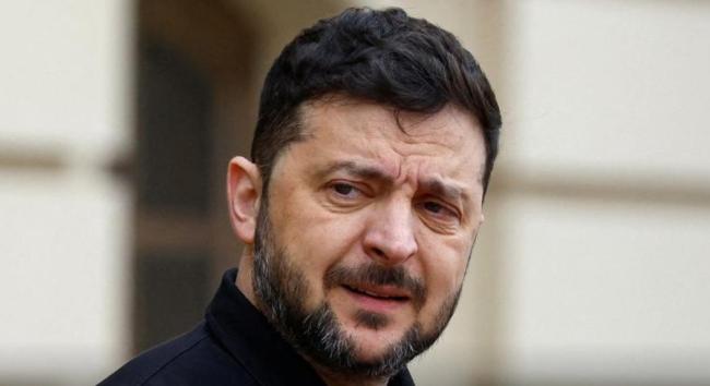 泽连斯基与英法德筹商东谈主举行会谈 结束后泽连斯基与斯塔默拥抱告别